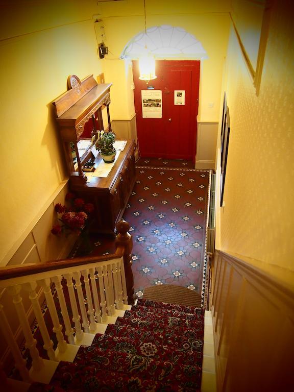 Cashel Town Center Inn Esterno foto