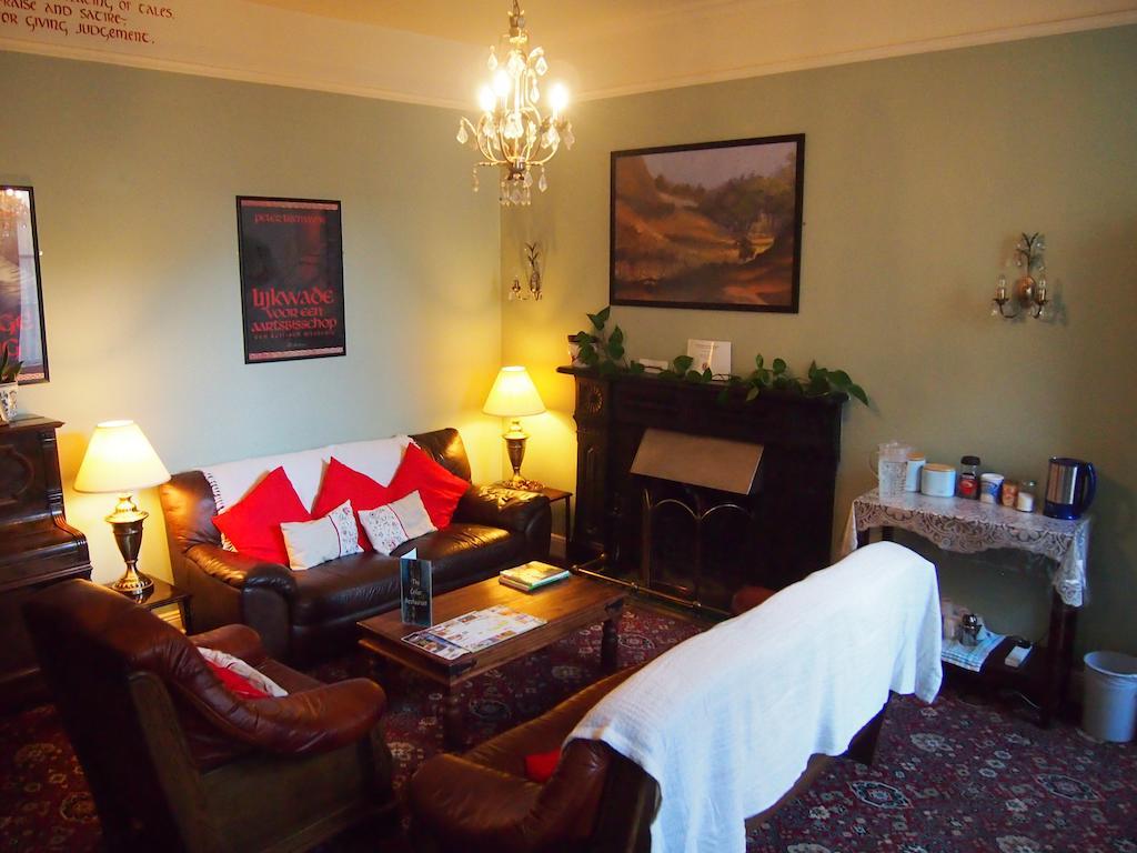 Cashel Town Center Inn Esterno foto